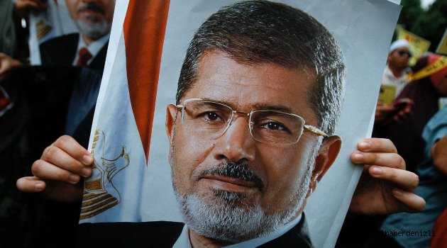 Şehid Muhammed Mursi'nin defni sırasında ağlatan anlar