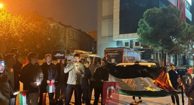 AGD VE SAADET PARTİLİLERDEN AK PARTİ İL BİNASI ÖNÜNDE AÇKLAMA