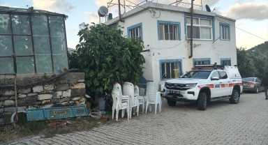 Mersin'de evde fenalaşmaları sonucu ölen 2 kardeşin cenazeleri defnedildi