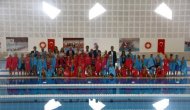 Başkan Zolan'dan Dereceye Giren Yüzücülere Madalya