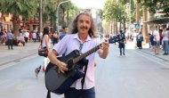 Emekli Bankacı 'Rock'çı Oldu