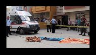 Kamyonetin altında kalan çocuk öldü, yakınları aracı taşladı