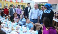 Pamukkale Belediyesi'nden 2 Bin Kız Öğrenciye İftar