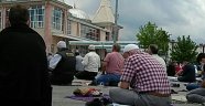 Denizli'de Cuma Namazı Büyük Bir Sevinçle Eda Edildi