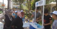 AGD’li Gençler Vatandaşlara Su İkramında Bulundu