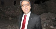 Batman il başkanı Diyadin Uçar'ın istifasını istedi.
