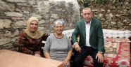 Emine Erdoğan Başörtüsü bağlama şeklini neden değiştirdi?