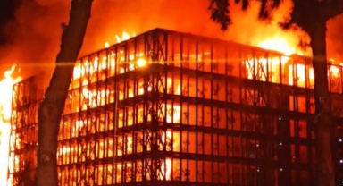 İzmir Narlıdere Folkart Sitesi'nde büyük yangın